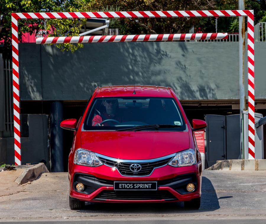  Toyota Etios Hatchback Sprint 2017 года  (ZA) (фото 2 из 33)